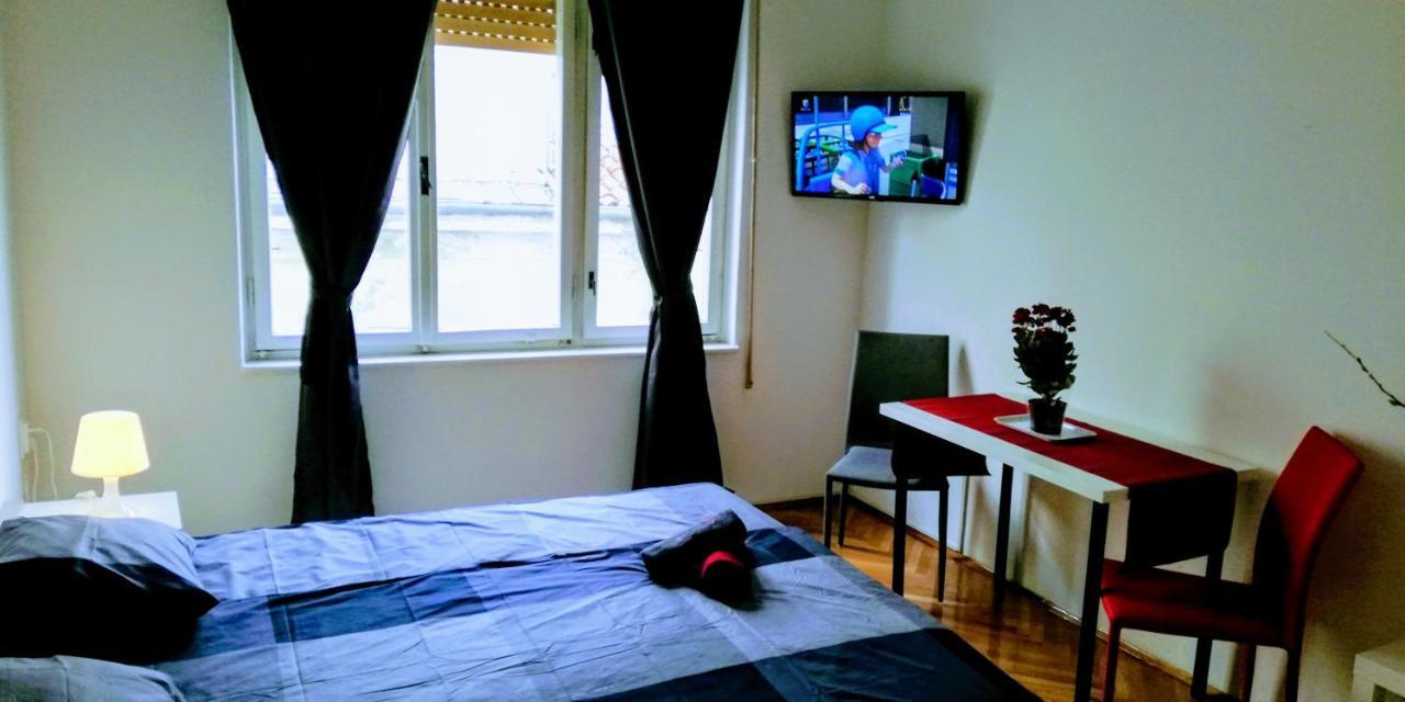 Pula Center Old Town Apartments And Rooms Esterno foto